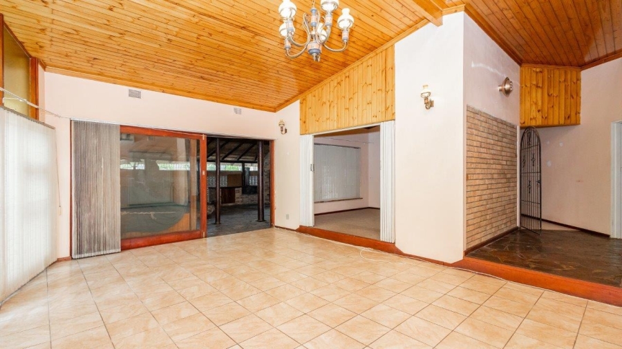 5 Bedroom Property for Sale in Silver Oaks Western Cape